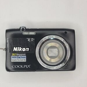 Nikon COOLPIX 20.1 MP Black Camera